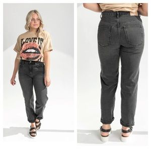 Free People: Pacifica Straight Leg Jean in Worn Black size 27
